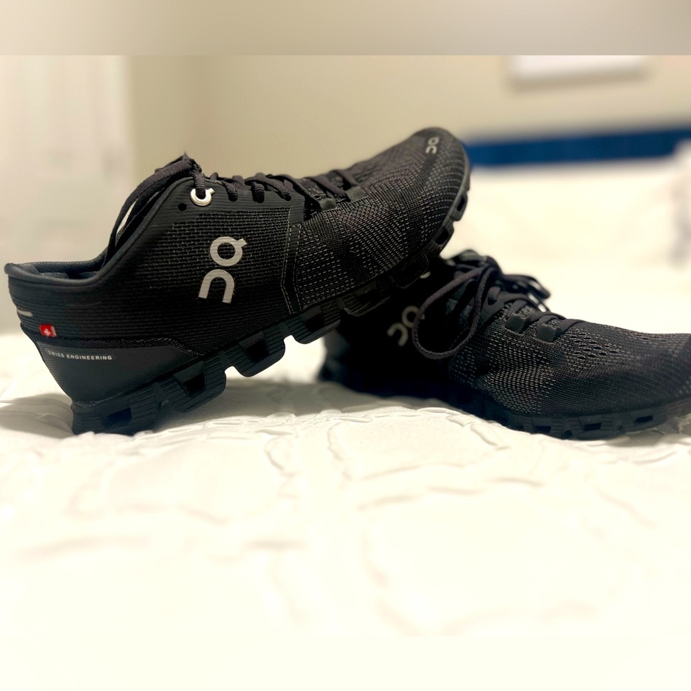 On cloud - black, Female size 6.5